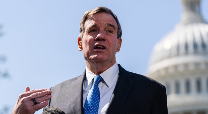 Senate Democrats Schedule Crypto Roundtable as Government Shutdown Persists