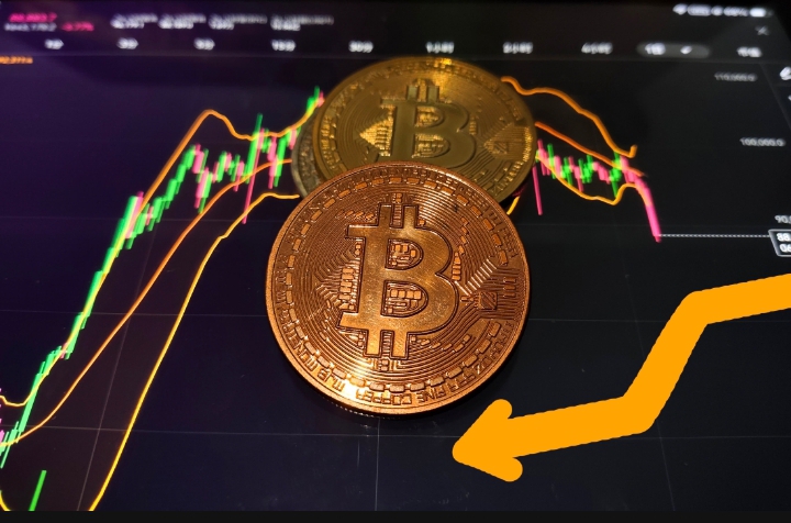 Bitcoin Faces Selling Pressure as BTC Price Dips Below $102,000 
